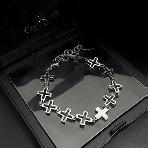 Unisex Titanium Steel Hollow Cross Bracelet Punk Style Polished Non-fading Adjustable Chain Bracelet Fashion Jewelry Gift