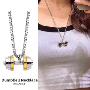 Collier haltère bicolore argent et or avec chaîne box présenté sur modèle et gros plan
