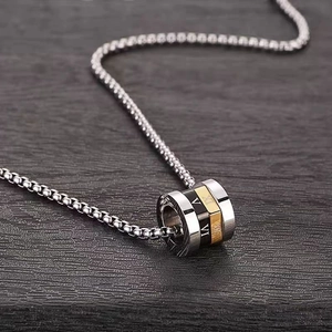 Collana con Pendente a Cilindro Rotante in Acciaio al Titanio Unisex Tricolore Numeri Romani Catena Box Gioielli Minimalisti