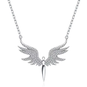 Collier Pendentif Épée Ailes d'Ange en Acier Titane Incrusté de Strass Bijoux Chaîne de Clavicule pour Femmes et Hommes