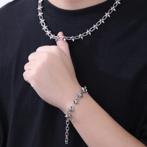 Ensemble collier et bracelet punk en acier inoxydable avec rivets pour hommes et femmes