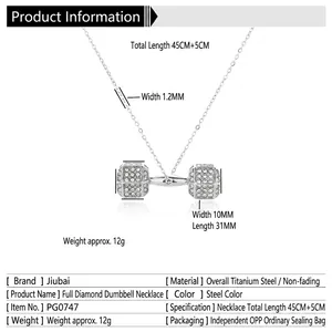 Collier avec pendentif haltère en acier titane serti de cristaux pour les sportifs