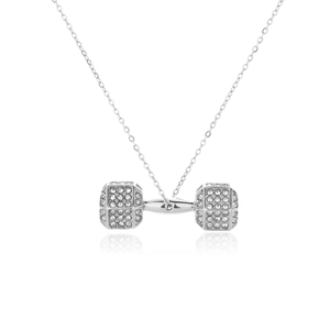 Collier pendentif haltère argenté avec strass brillants sur une chaîne croisée classique