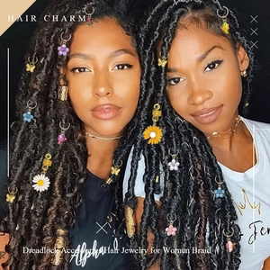 Détail de 24 bijoux de cheveux fleurs et papillons pour tresses et dreadlocks