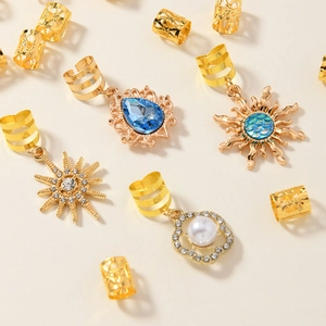 Lot de 34 anneaux de cheveux bohèmes dorés avec pendentifs soleil et goutte d'eau