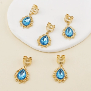 Lot de 5 anneaux à cheveux dorés bohèmes avec pendentifs gouttes bleues et détails ciselés