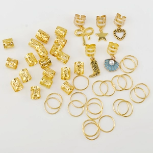 45-teiliges goldenes Haarschmuck-Set mit Bogen-, Stern-, Herz- und Muschel-Anhängern für Zöpfe