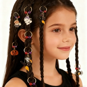 Halloween Dreadlock-Schmuckset mit goldenen Ringen und gruseligen Anhängern für Mädchen