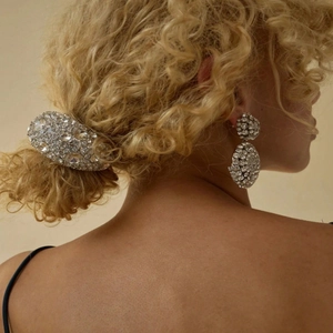 Set lussuoso di elastico per capelli con strass a semicerchio e orecchini a goccia