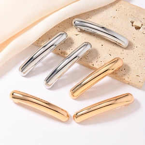 Pince à Cheveux à Ressort Incurvée en Alliage de Zinc Minimaliste pour Femmes Barrette en Métal Électroplaqué Accessoires de Cheveux