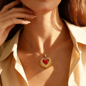 Collana Con Pendente a Cuore in Smalto Rosso Acciaio Inossidabile Placcato Oro 18K Vintage Per Donna Gioielli Ipoallergenici