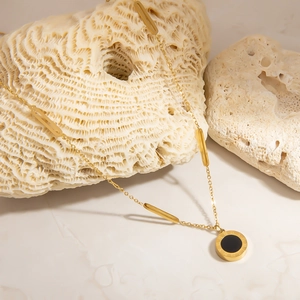 Stainless Steel Roman Numeral Disc Pendant Necklace For Women 18K Gold Plated Shell Inlay Fashion Neck Jewelry Gift
