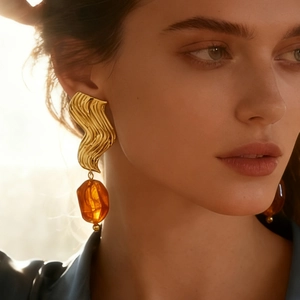 Boucles d'Oreilles Pendantes en Acier Inoxydable à Vague Irrégulière Vintage Plaquées Or 18K Pendentif Géométrique en Résine Ambre pour Femme Bijoux