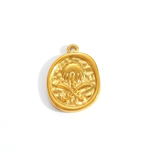 Detail of 18K gold plated oval pendant featuring Saudi Arabia emblem and hammered finish