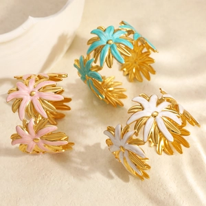 Asymmetric double-layer 18k gold plated stainless steel floral open ring with enamel flowers
