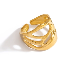 Bague ouverte irrégulière style lave liquide en acier titane plaqué or 18 carats au design fluide