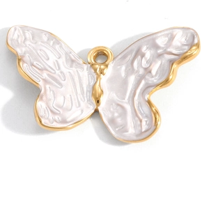 Detail von 18K vergoldetem Schmetterlingsanhänger mit weißem Marmor für DIY Schmuck