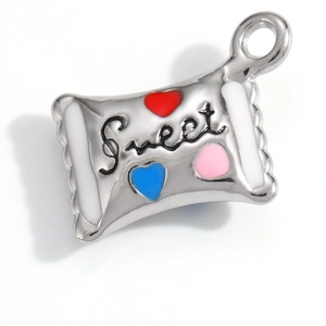 Colgante de caramelo plateado con corazones coloridos y texto Sweet, chapado en oro 18K