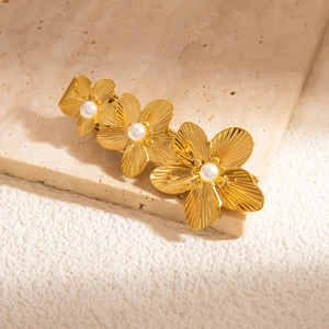 18K gold plated flower hair clip with pearls and brushed metal petals for women