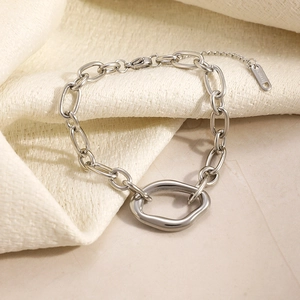 Bracciale minimalista in acciaio inossidabile argento con maglie ovali e chiusura regolabile