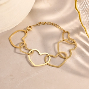 Elegant 18K gold plated stainless steel bracelet featuring interlocking heart shaped links