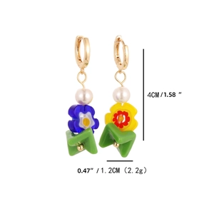 Orecchini asimmetrici con fiori di vetro e perle in stile coreano alla moda