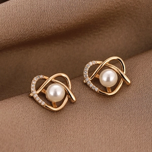 Eleganti Orecchini a Lobo con Perla de Agua Dulce a Forma di Cuore in Rame Placcato Oro Argento Zircone Intarsiato per Donna Gioielli Quotidiani