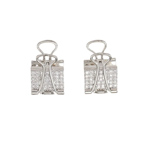Boucles d'oreilles pince à dessin argentées avec zircons cubiques scintillants
