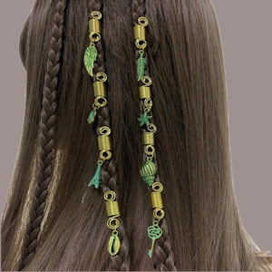 Goldene Haarspiralen-Set mit Vintage-Blatt- und Muschel-Anhängern für Flechtfrisuren