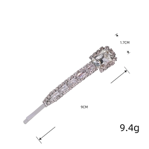 Barrette élégante en strass argentés avec cristaux rectangulaires et cadre métal 9cm
