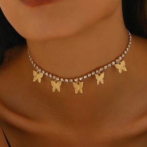 Western Style Butterfly Pendant Rhinestone Necklace For Women Alloy Dainty Crystal Choker Gold Silver Pink Jewelry Accessory