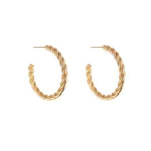 Boucles d'oreilles créoles dorées en forme de C avec design torsadé et finition métallique