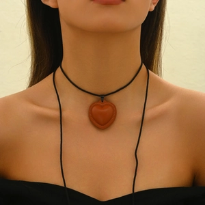 Collana con Ciondolo a Cuore in Pelle PU Supporto Magnetico per Occhiali da Sole Auricolari Donna Cinturino da Collo da Viaggio