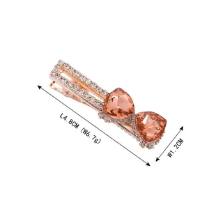 Barrette élégante en or rose avec cristaux roses en forme de cœur et strass brillants