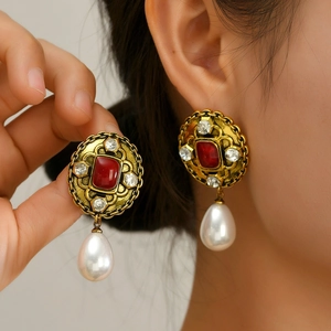 Boucles d'Oreilles Baroques Vintage Alliage Plaqué Or Fausse Pierre Rouge Künstliche Perle Blanche Goutte d'Eau pour Femme Bijoux de Fête