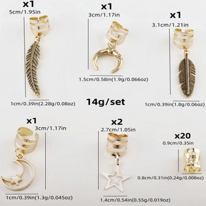 Lot de 26 anneaux pour dreadlocks dorés avec pendentifs plumes, lune et étoiles en vue