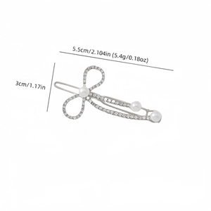 Detailansicht der Schleifen-Haarspange mit Straß und Perlen, Größe 5,5 cm x 3 cm