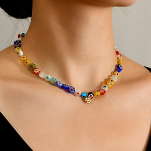 Collier de Perles de Fleurs en Glaçure Millefiori Coloré pour Femmes Pendentif Rond en Alliage Mauvais Œil Ras du Cou Bijoux