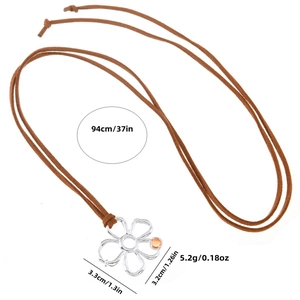 Collier cordon ciré marron avec pendentif fleur argentée et pierre orange de 94cm