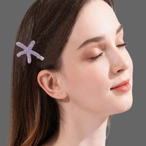Barrette étoile de mer violette élégante avec cristaux scintillants sur pince bec de canard