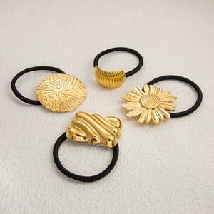 Set di quattro elastici per capelli in acciaio dorato con texture floreali uniche