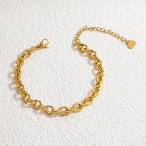 Collier à maillons épais en acier inoxydable plaqué or 18k avec pendentif coeur poli