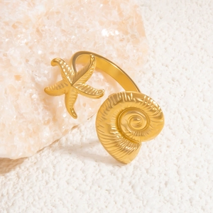 18k gold plated stainless steel open ring with starfish and seashell charms