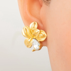 18K gold plated flower stud earrings with brushed texture and teardrop gemstone