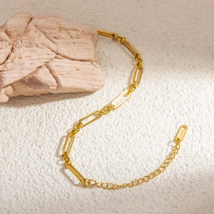 Polished 18k gold plated stainless steel paperclip chain bracelet with adjustable link