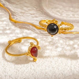 Adjustable golden stainless steel rings with black and red round teardrop gemstones