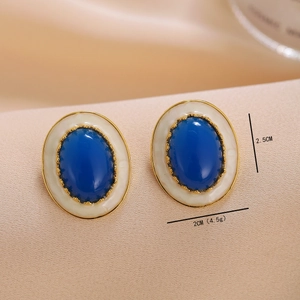 Boucles d'oreilles ovales vintage avec centre bleu et émail blanc, taille 2.5x2cm