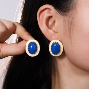 Boucles d'Oreilles Clous Ovales Vintage pour Femmes Alliage de Zinc Plaqué Or Pierre Résine Bleue Émail Blanc Bijoux Élégants