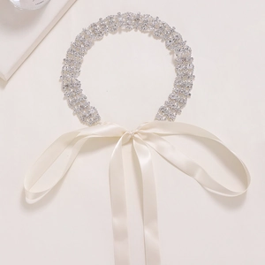Eleganter silberner Strass-Hochzeitsgürtel mit cremefarbenen Seidenbändern für Brautkleider