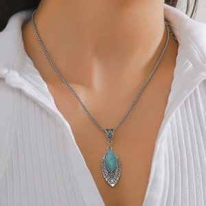 Collier Pendentif Turquoise Bohème Vintage Alliage Plaqué Argent Gravé Totem Ethnique Chaîne Vénitienne Bijoux Fête Femme